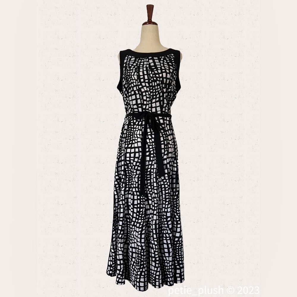 Perceptions NY - Midi Fit + Flare Dress - Size: Medium - EUC